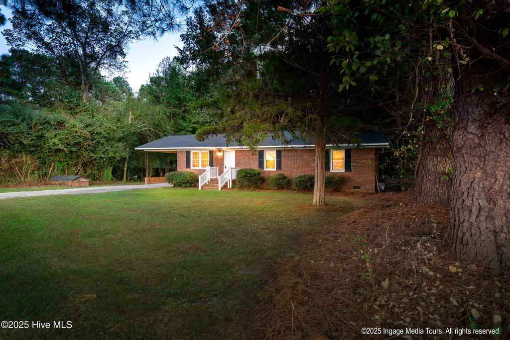 Photo of 305 British Road, Kinston, NC 28501 (MLS # 100535236)