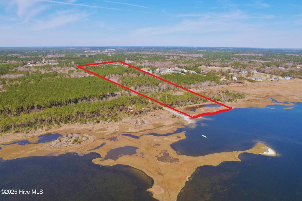 Photo of 3 Old Landing Rd End Road, Hampstead, NC 28443 (MLS # 100496968)