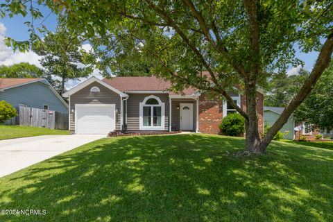 Single Family Residence in Midway Park NC 2627 Idlebrook Circle.jpg