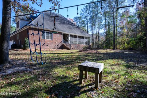 A home in Pollocksville