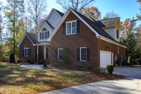 A home in Pollocksville