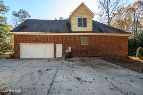 A home in Pollocksville