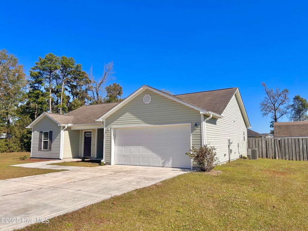 Photo of 601 Denim Drive, Richlands, NC 28574 (MLS # 100537533)