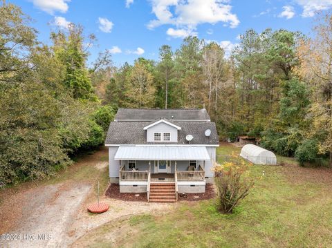 A home in Burgaw