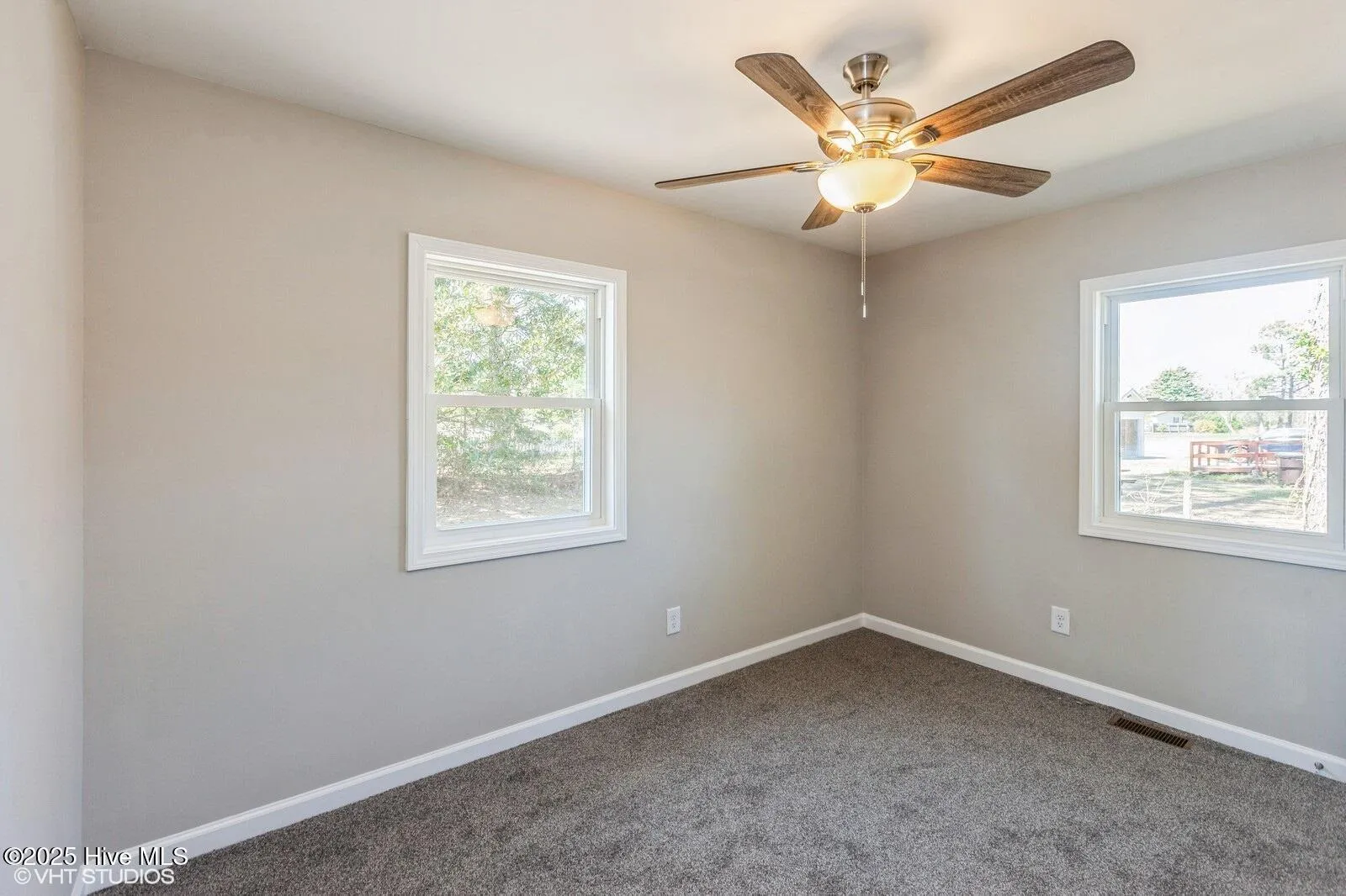 Rocky Point, North Carolina 28457, United States, 2 Bedrooms Bedrooms, ,1 BathroomBathrooms,Residential,Pending,98527