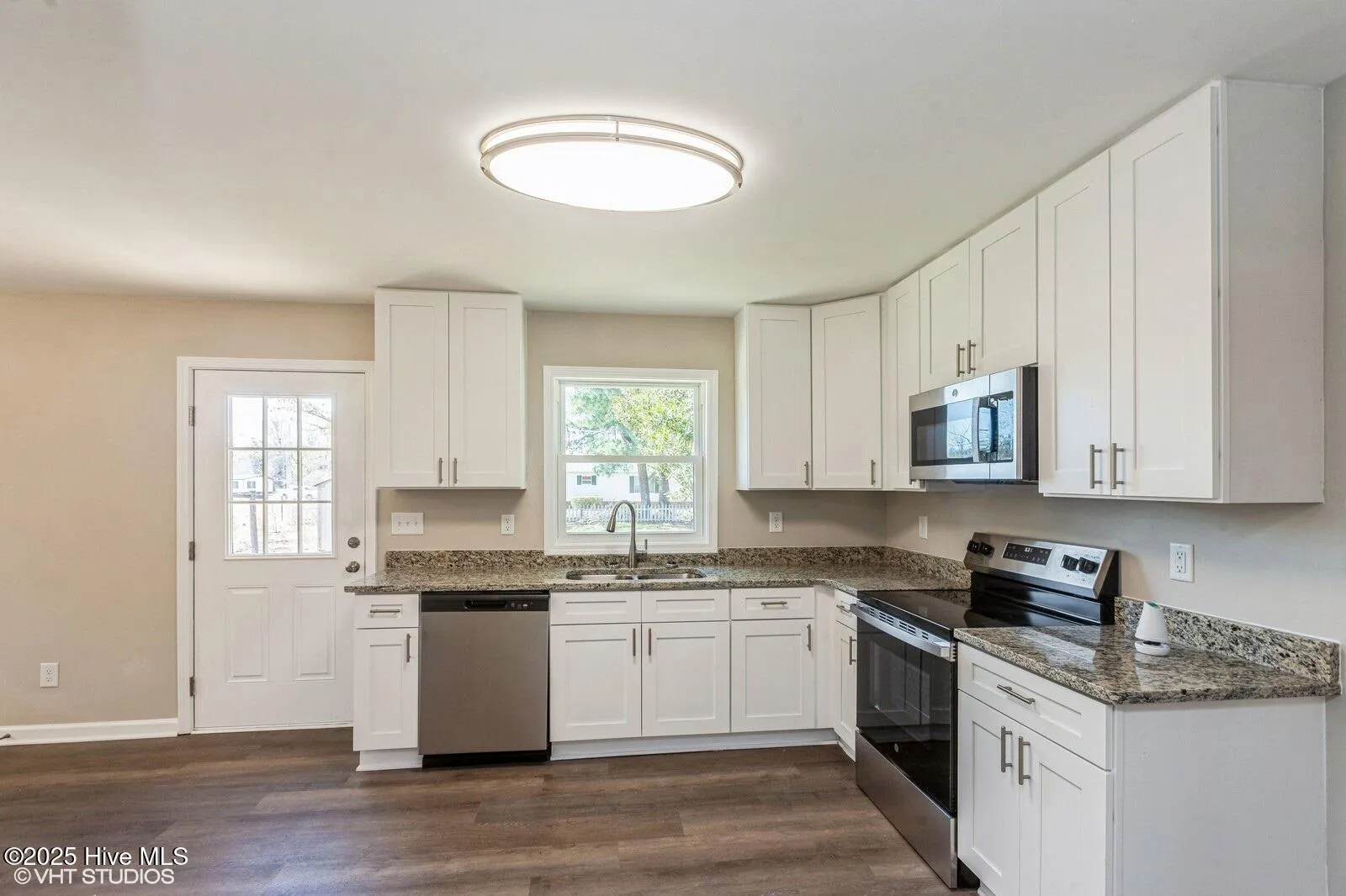 Rocky Point, North Carolina 28457, United States, 2 Bedrooms Bedrooms, ,1 BathroomBathrooms,Residential,Pending,98527