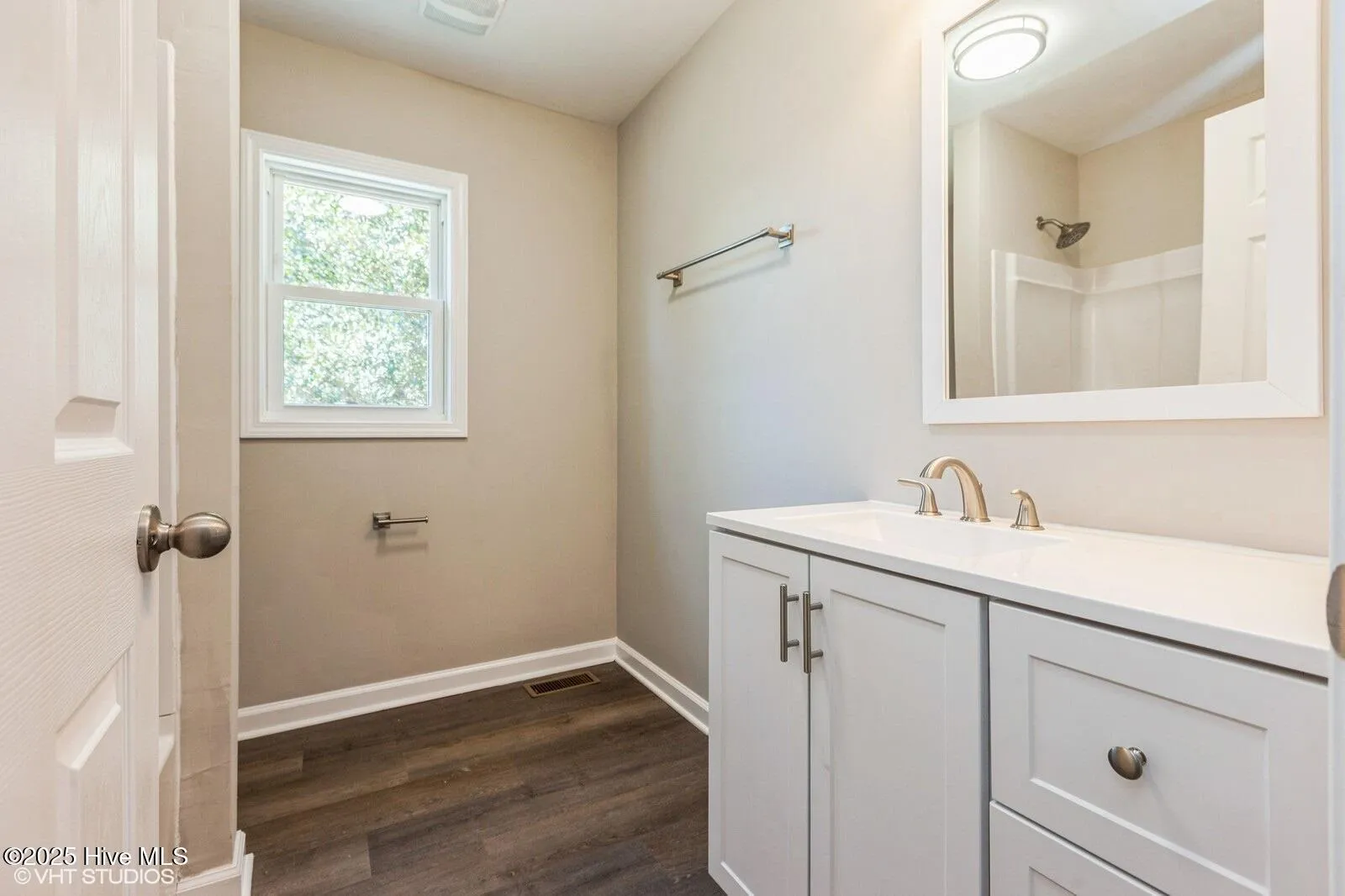 Rocky Point, North Carolina 28457, United States, 2 Bedrooms Bedrooms, ,1 BathroomBathrooms,Residential,Pending,98527