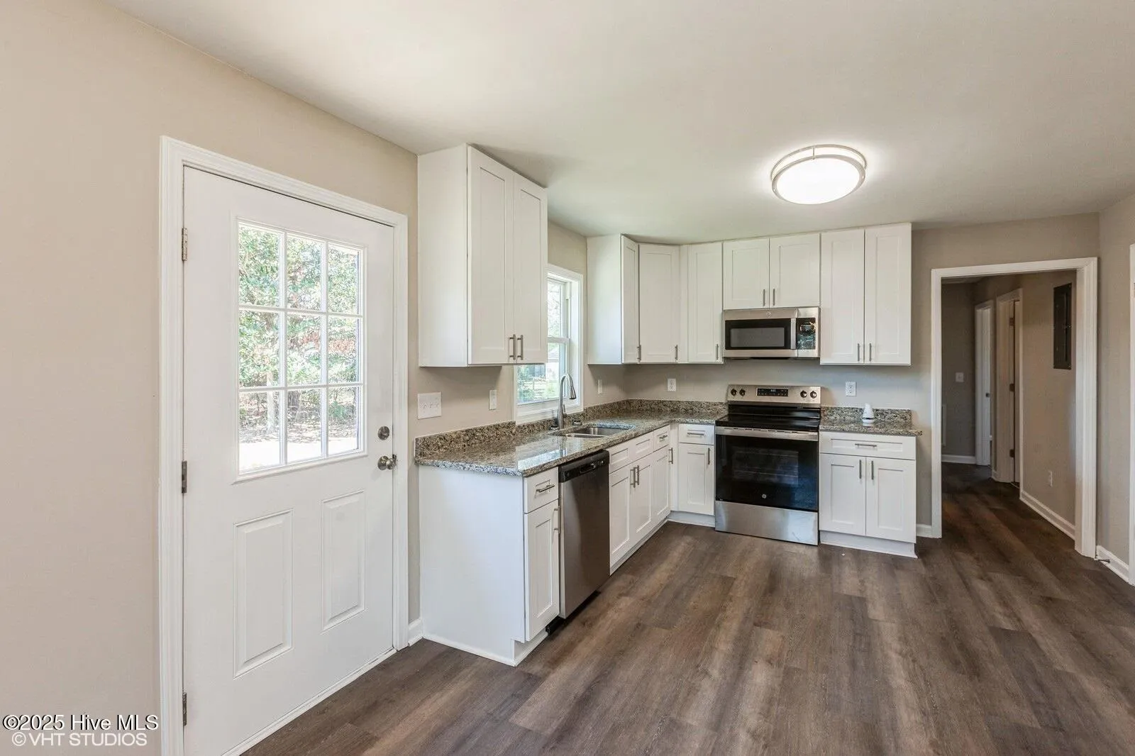 Rocky Point, North Carolina 28457, United States, 2 Bedrooms Bedrooms, ,1 BathroomBathrooms,Residential,Pending,98527