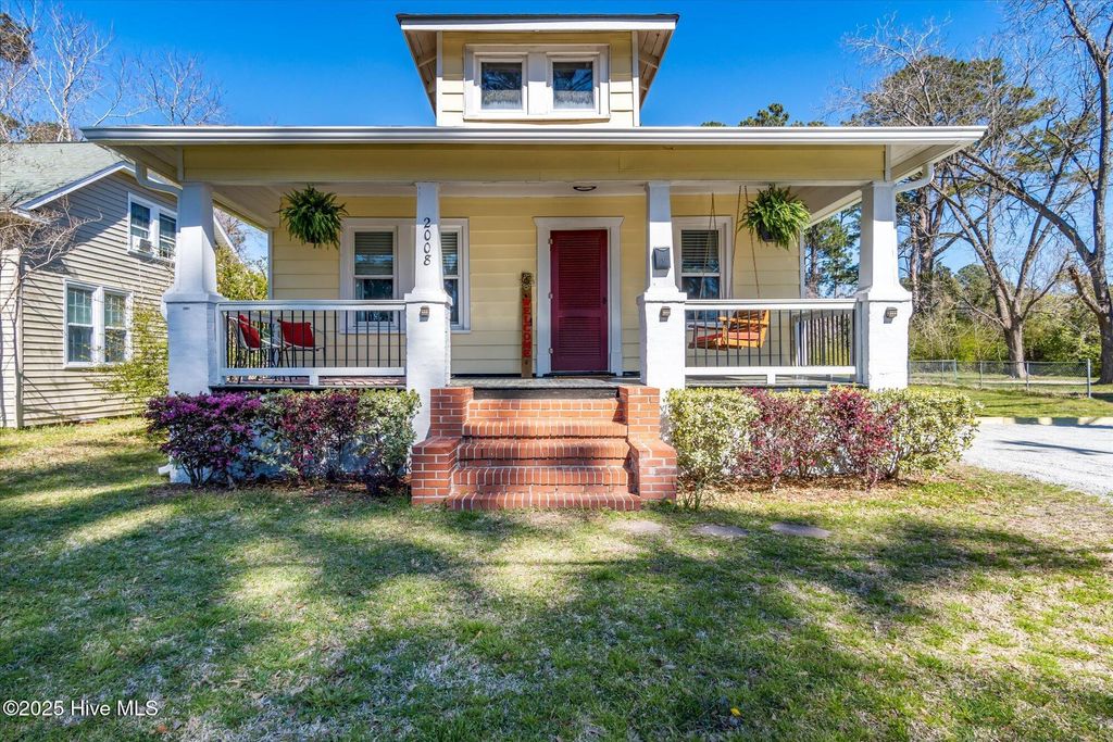 Photo of 2008 Trent Boulevard, New Bern, NC 28560 (MLS # 100537113)