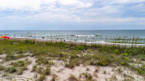 A home in Pine Knoll Shores