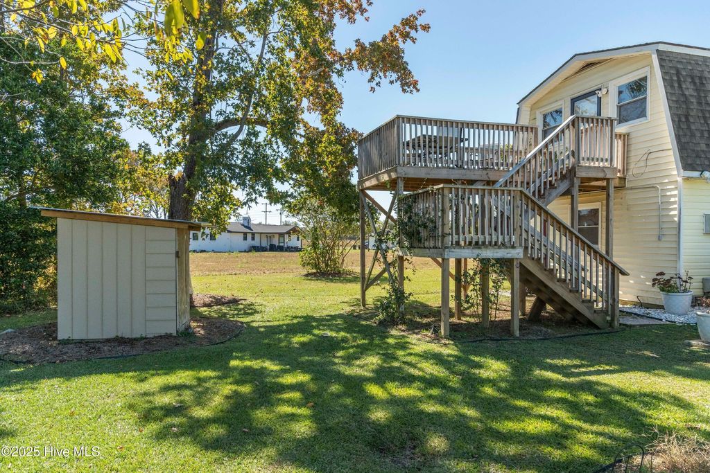 Photo of 198 Jefferson Road, Lake Waccamaw, NC 28450 (MLS # 100538312)