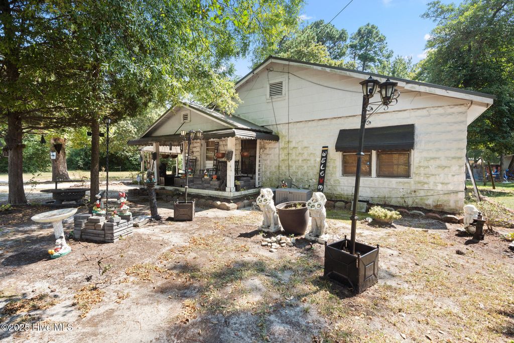 Photo of 201 Lee's Mill Road, Laurinburg, NC 28352 (MLS # 100529748)