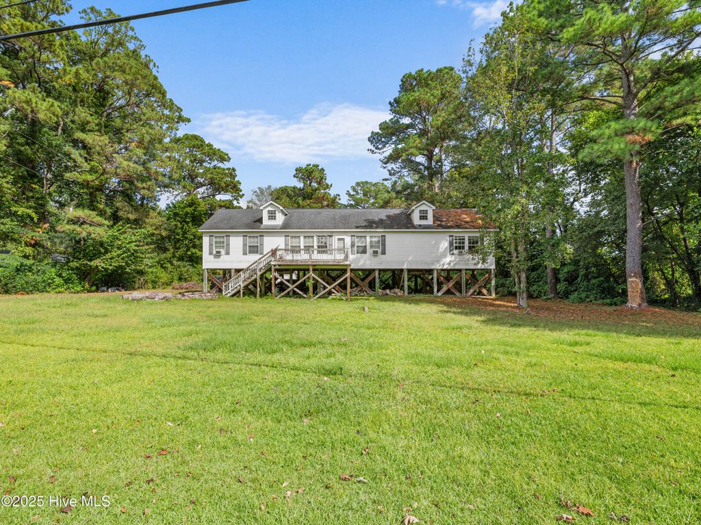 Photo of 209 Red Oak Street, Jacksonville, NC 28540 (MLS # 100536182)