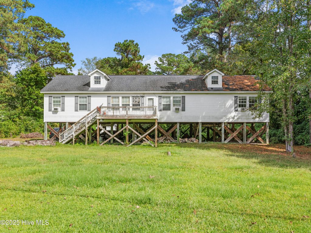 Photo of 209 Red Oak Street, Jacksonville, NC 28540 (MLS # 100536182)