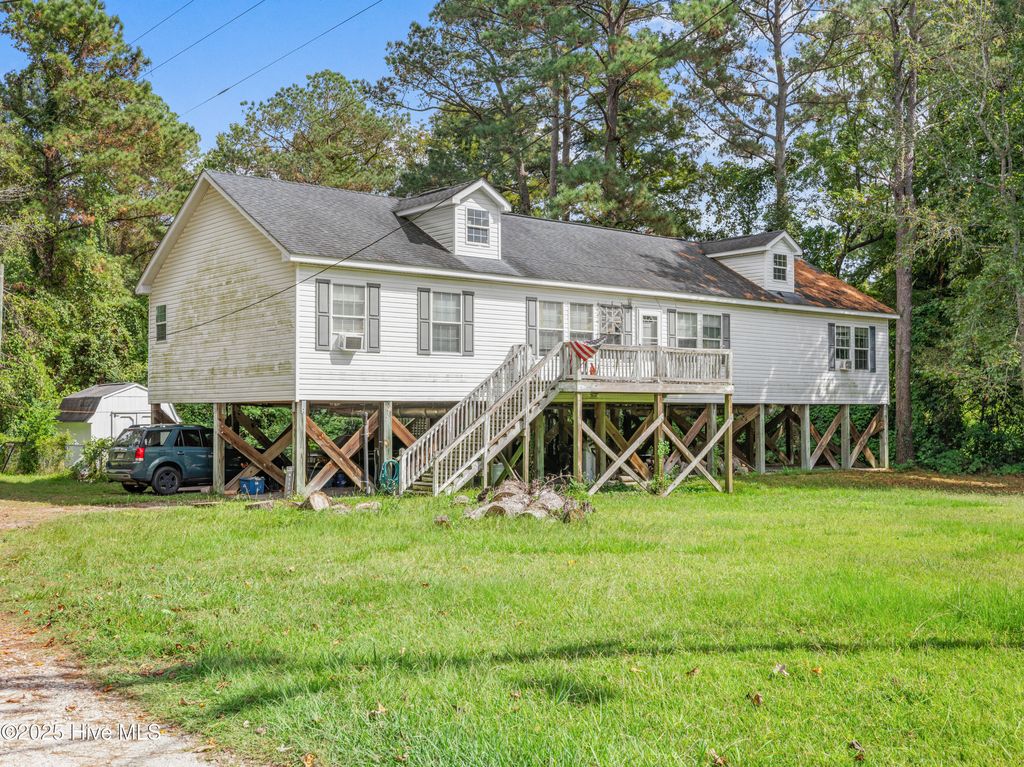 Photo of 209 Red Oak Street, Jacksonville, NC 28540 (MLS # 100536182)