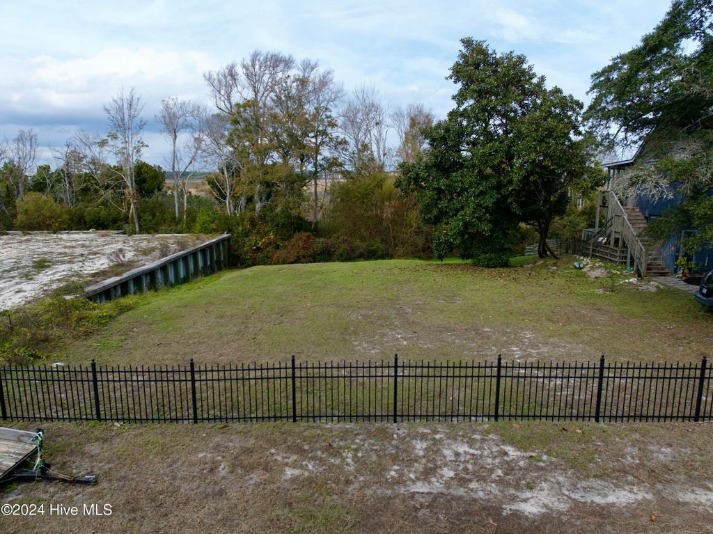 Photo of 206 Elizabeth Drive, Oak Island, NC 28465 (MLS # 100489226)