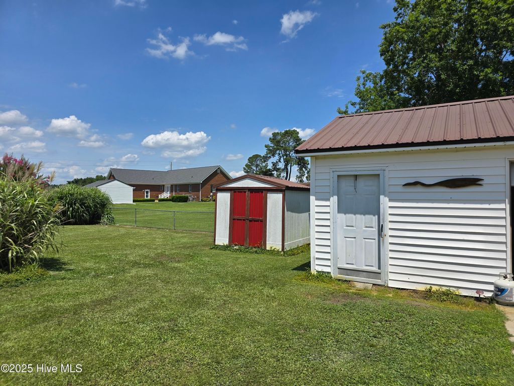 Photo of 3927 Winchester Drive, Ayden, NC 28513 (MLS # 100520363)