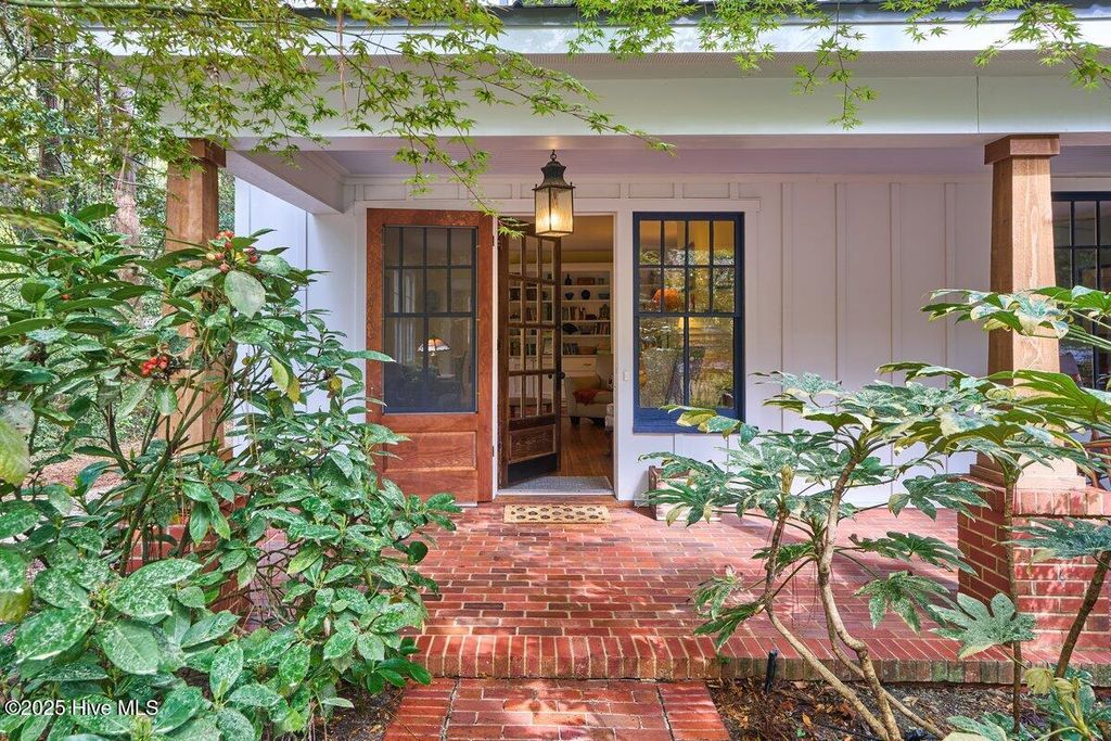 Photo of 260 N Ridge Street, Southern Pines, NC 28387 (MLS # 100499082)