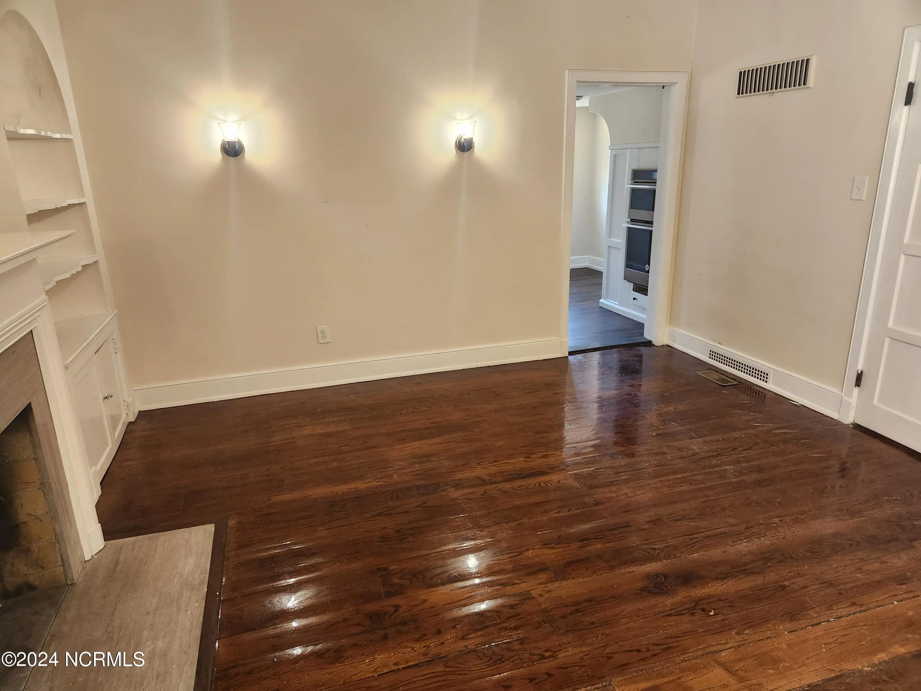 Goldsboro, North Carolina 27530, United States, 3 Bedrooms Bedrooms, ,3 BathroomsBathrooms,Residential,Pending,39313