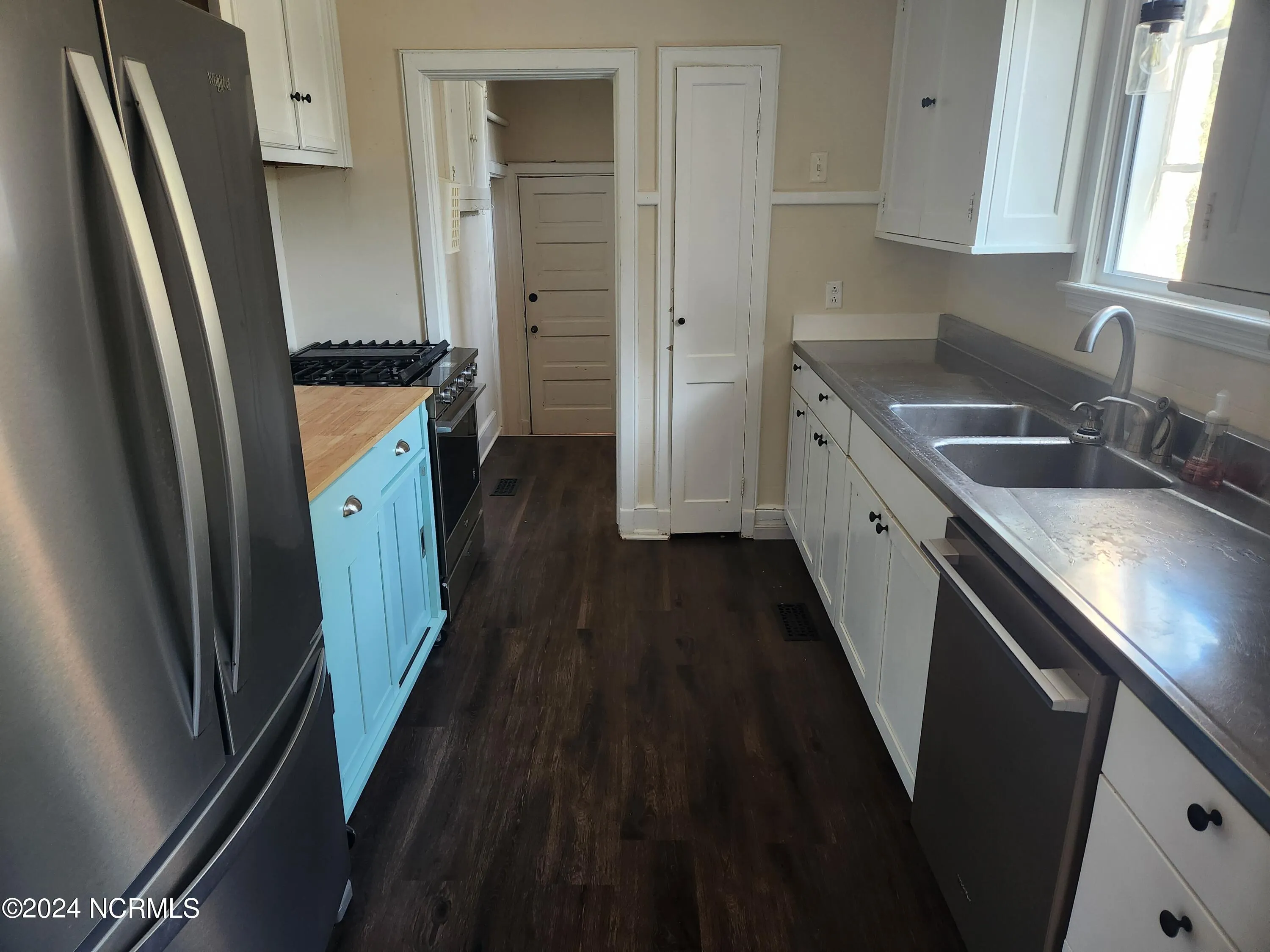 Goldsboro, North Carolina 27530, United States, 3 Bedrooms Bedrooms, ,3 BathroomsBathrooms,Residential,Pending,39313