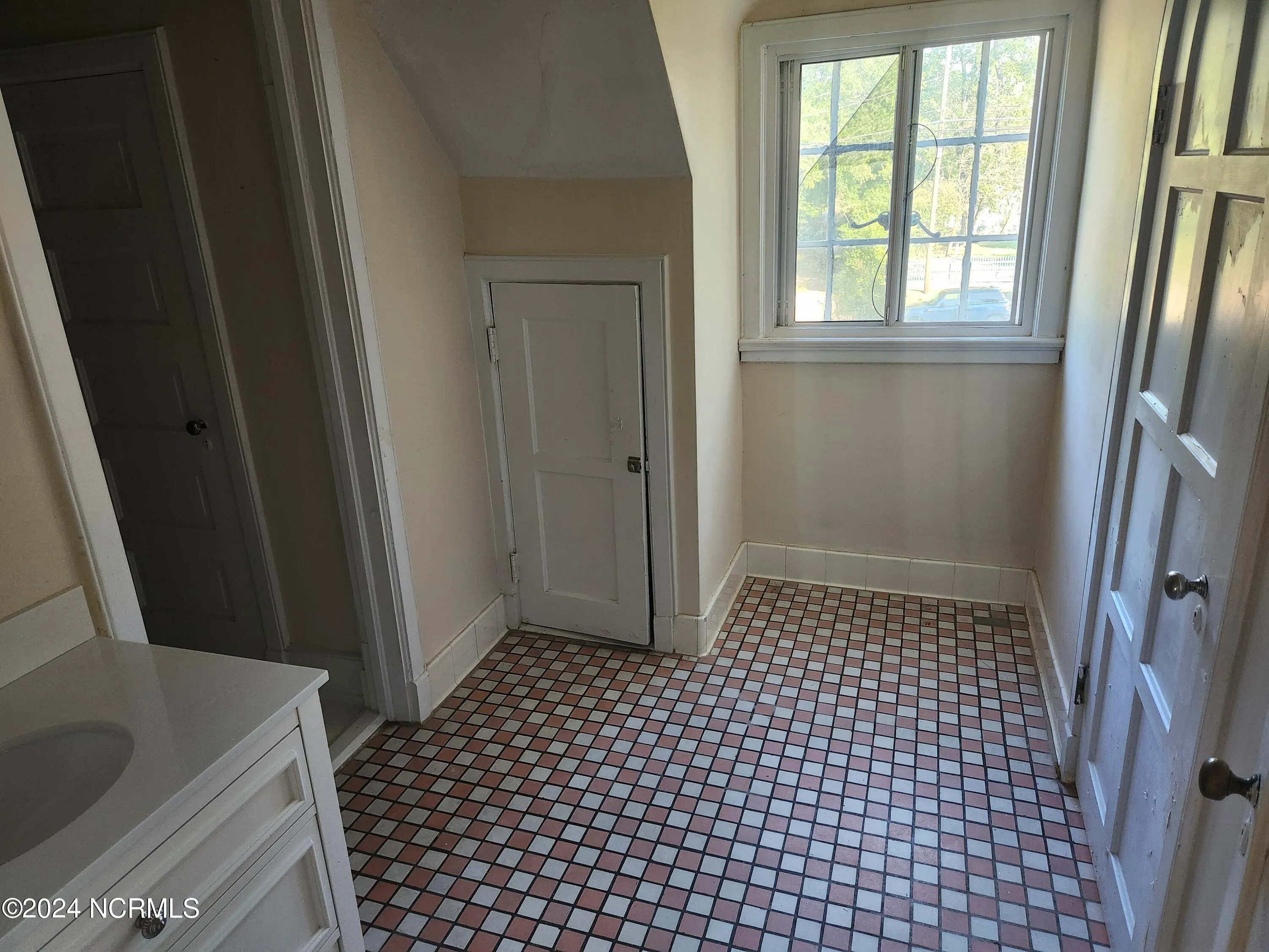 Goldsboro, North Carolina 27530, United States, 3 Bedrooms Bedrooms, ,3 BathroomsBathrooms,Residential,Pending,39313