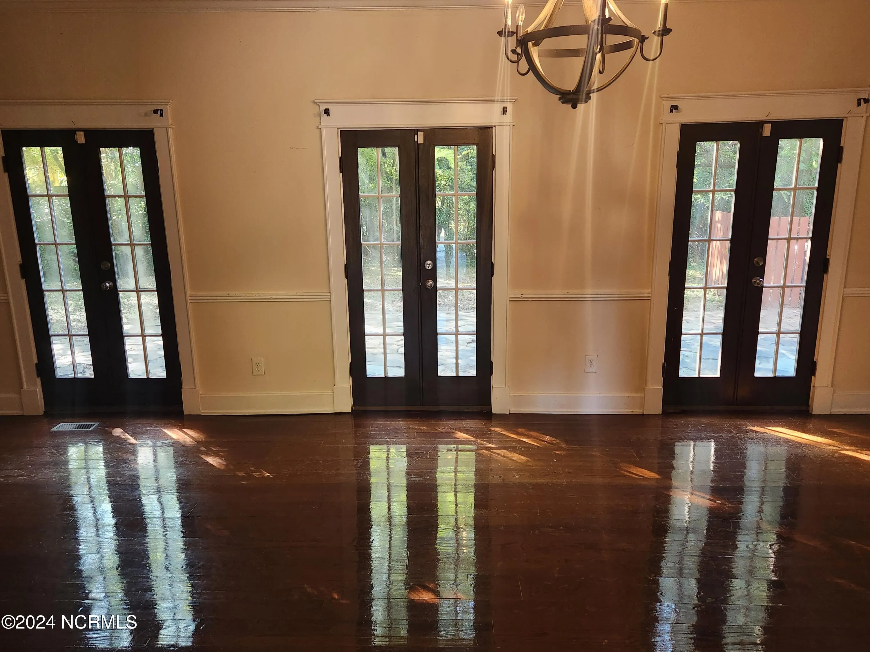 Goldsboro, North Carolina 27530, United States, 3 Bedrooms Bedrooms, ,3 BathroomsBathrooms,Residential,Pending,39313