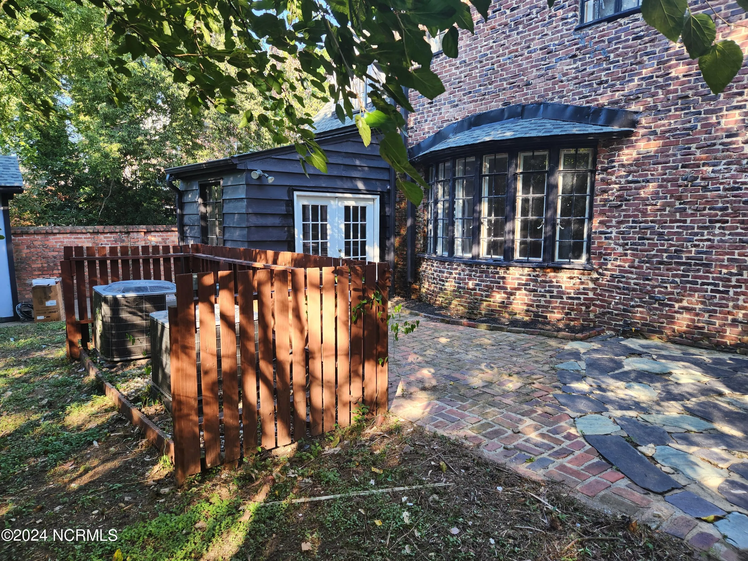 Goldsboro, North Carolina 27530, United States, 3 Bedrooms Bedrooms, ,3 BathroomsBathrooms,Residential,Pending,39313