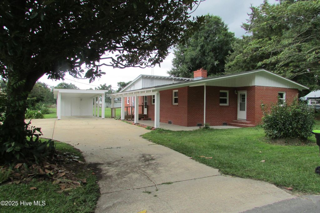 Photo of 105 W Faison Avenue, Turkey, NC 28393 (MLS # 100530510)
