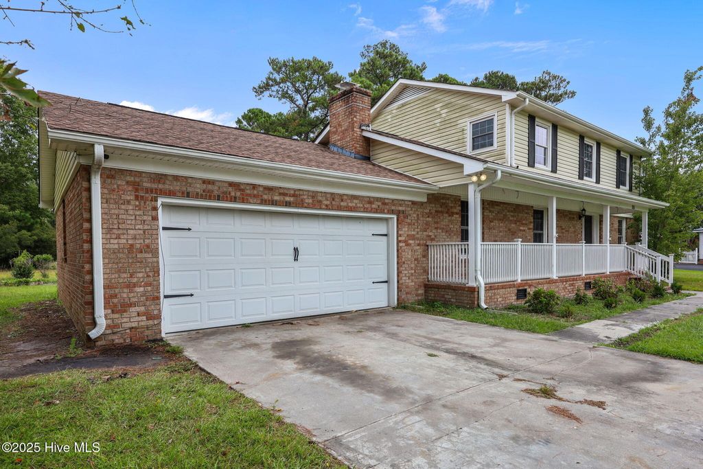 Photo of 211 Converse Drive, Jacksonville, NC 28546 (MLS # 100524662)