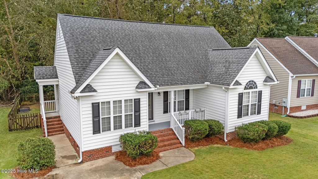 Photo of 1013 Sebring Drive, Winterville, NC 28590 (MLS # 100536311)