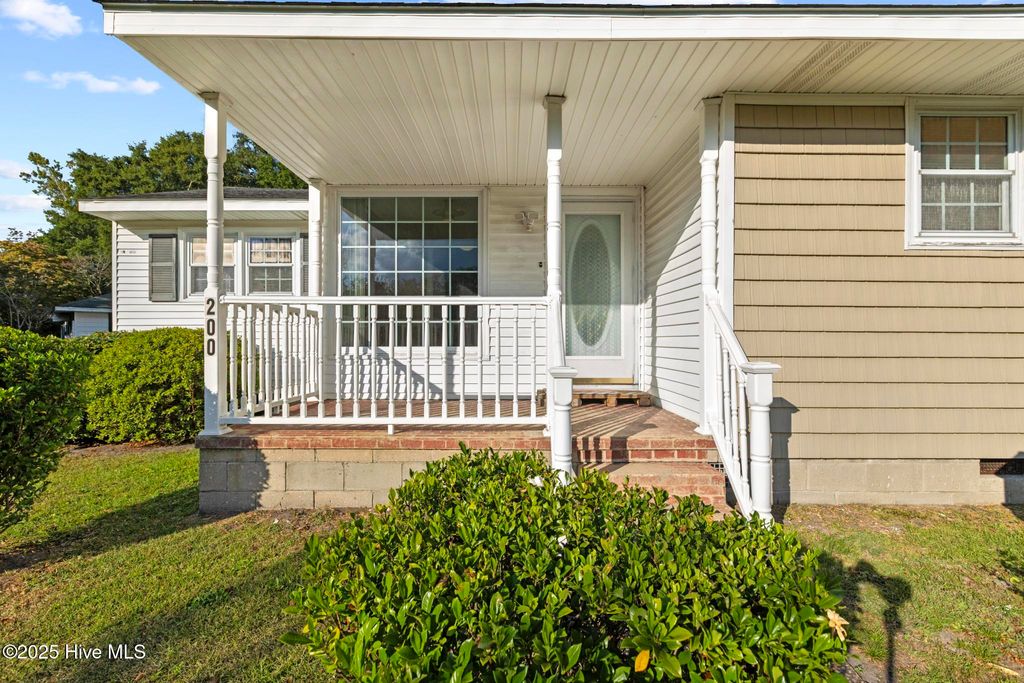 Photo of 200 Banks Street, Jacksonville, NC 28540 (MLS # 100532196)