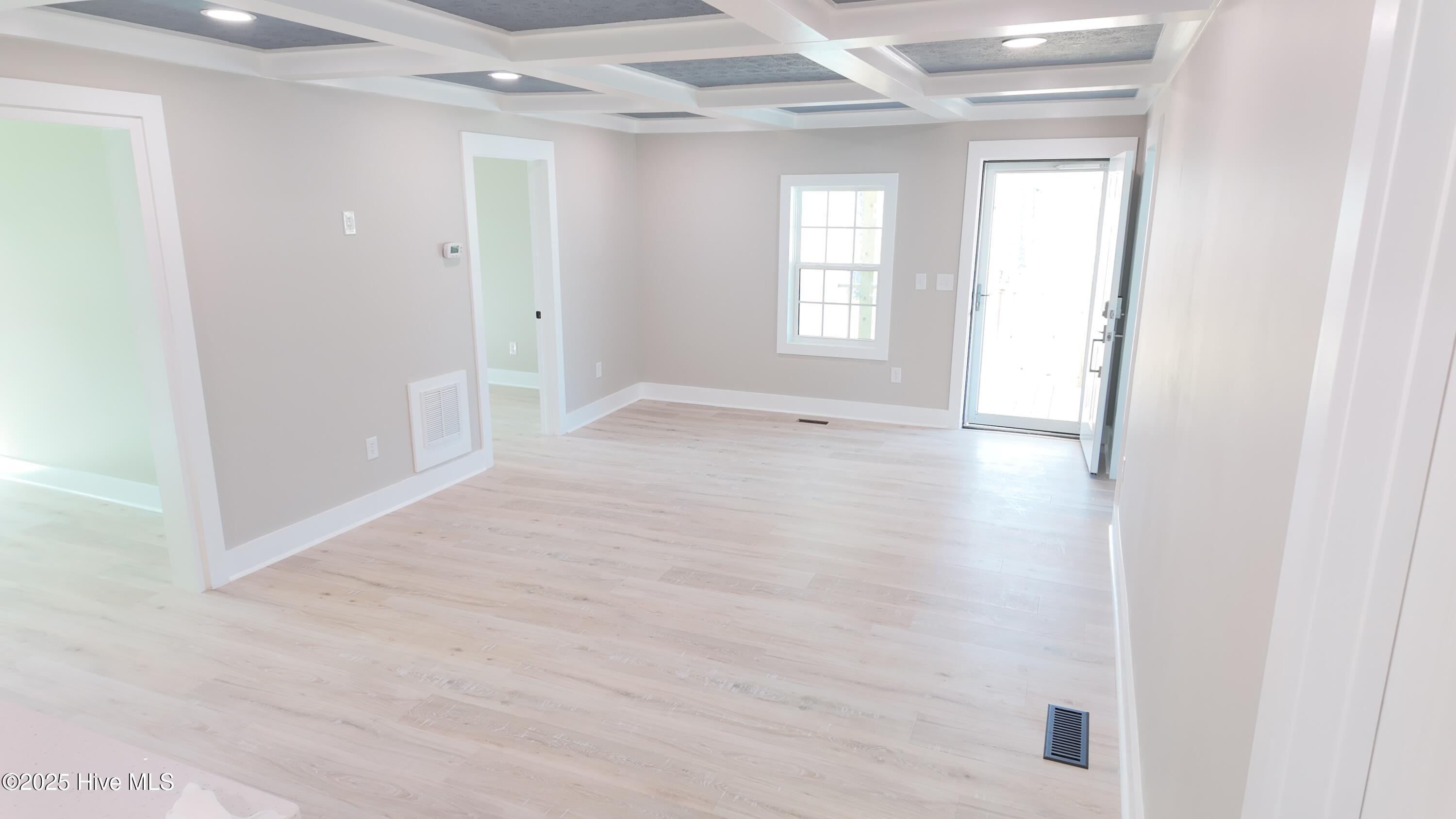 639 E Chatham Street