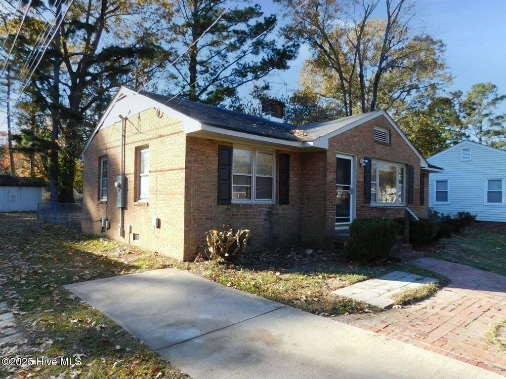 Photo of 2604 Jackson Drive, Greenville, NC 27858 (MLS # 100543898)