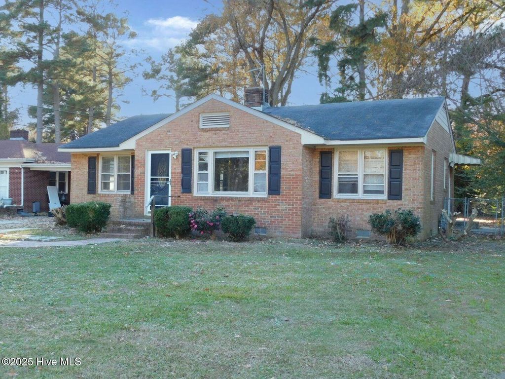 Photo of 2604 Jackson Drive, Greenville, NC 27858 (MLS # 100543898)