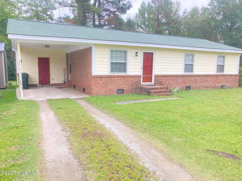 Photo of 1418 Mockingbird Lane, New Bern, NC 28562 (MLS # 100537844)