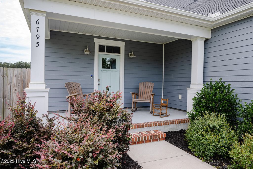 Photo of 6795 Campbells Ridge Drive SE, Leland, NC 28451 (MLS # 100509051)