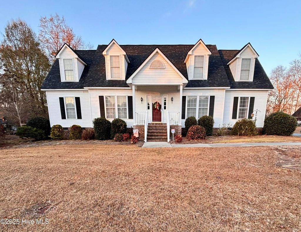 Photo of 107 Christopher Court, Clinton, NC 28328 (MLS # 100544132)