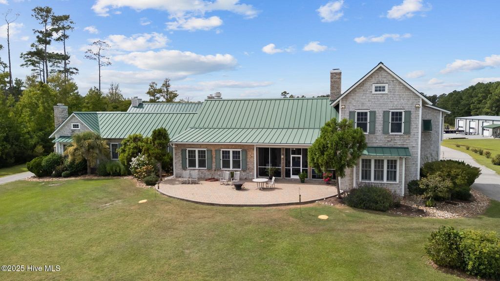 Photo of 811 Highway 70 Davis, Davis, NC 28524 (MLS # 100532373)