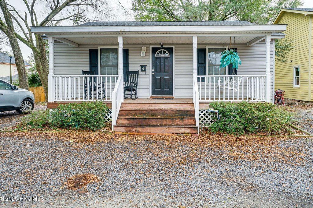 Photo of 504 Peabody Alley, Wilmington, NC 28401 (MLS # 100543285)