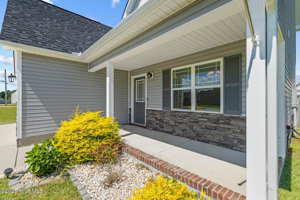 Photo of 111 Barnhouse Road, Jacksonville, NC 28546 (MLS # 100529471)