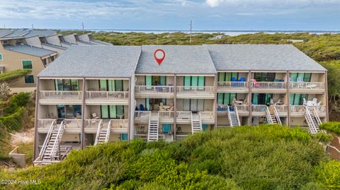 A home in Pine Knoll Shores