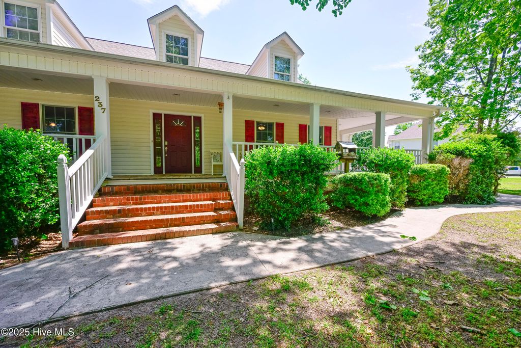 Photo of 237 Riverbend Road, Jacksonville, NC 28540 (MLS # 100523766)