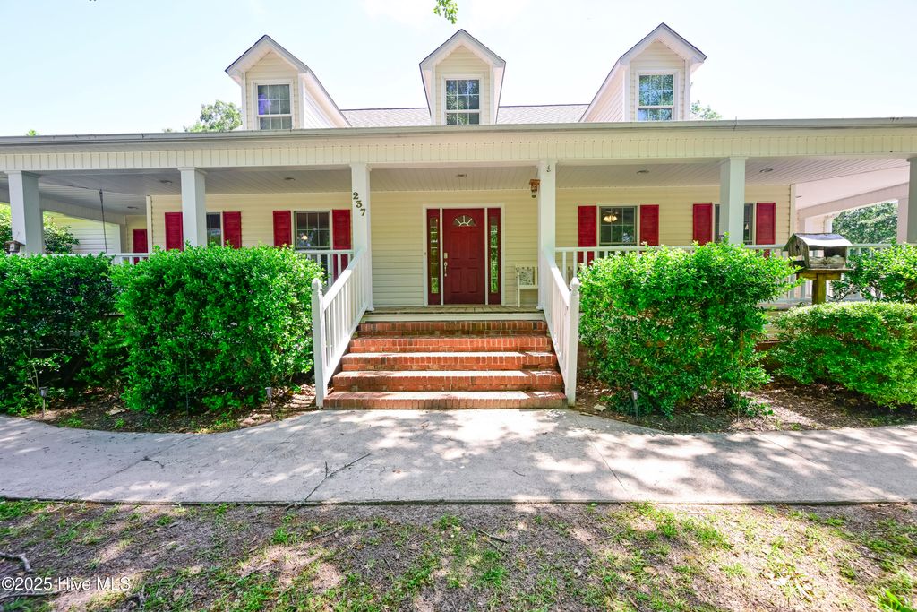 Photo of 237 Riverbend Road, Jacksonville, NC 28540 (MLS # 100523766)