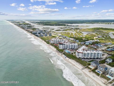 A home in North Topsail Beach