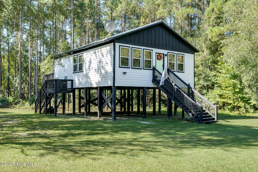 Photo of 340 Whitestocking Ext, Burgaw, NC 28425 (MLS # 100530358)