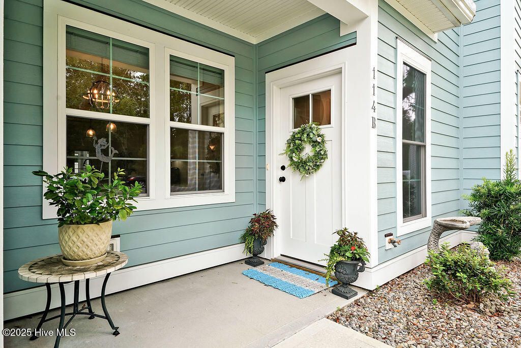 Photo of 114 W 14th Street #B, Southport, NC 28461 (MLS # 100514190)