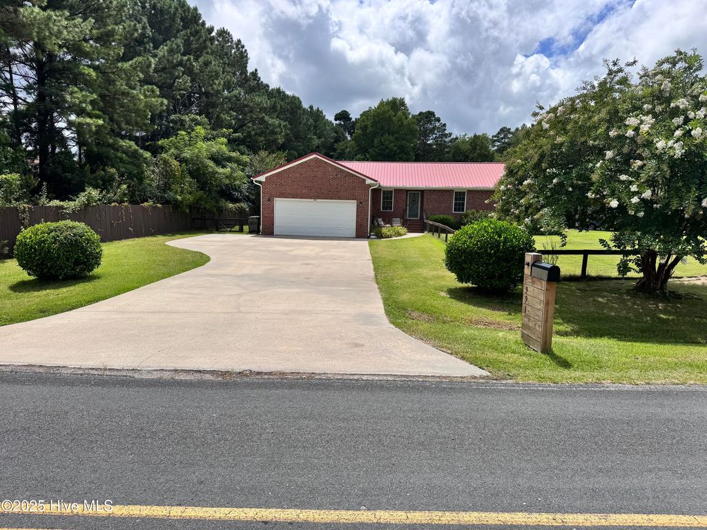 Photo of 991 Hardesty Loop Road, Newport, NC 28570 (MLS # 100521177)