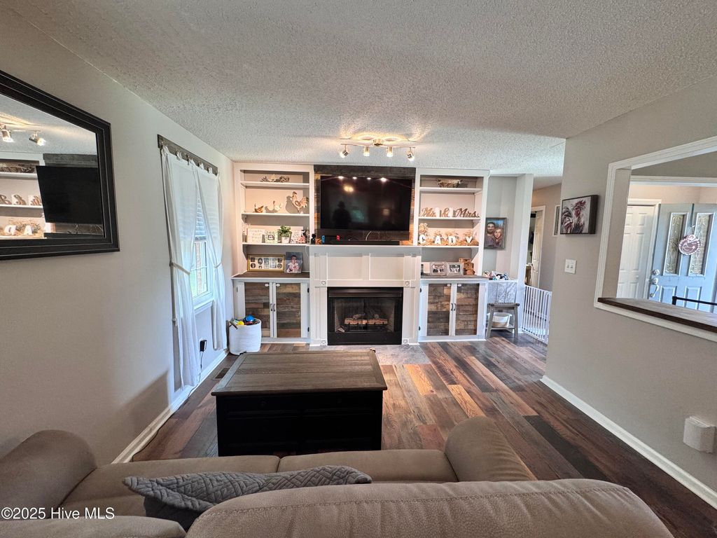 Photo of 991 Hardesty Loop Road, Newport, NC 28570 (MLS # 100521177)