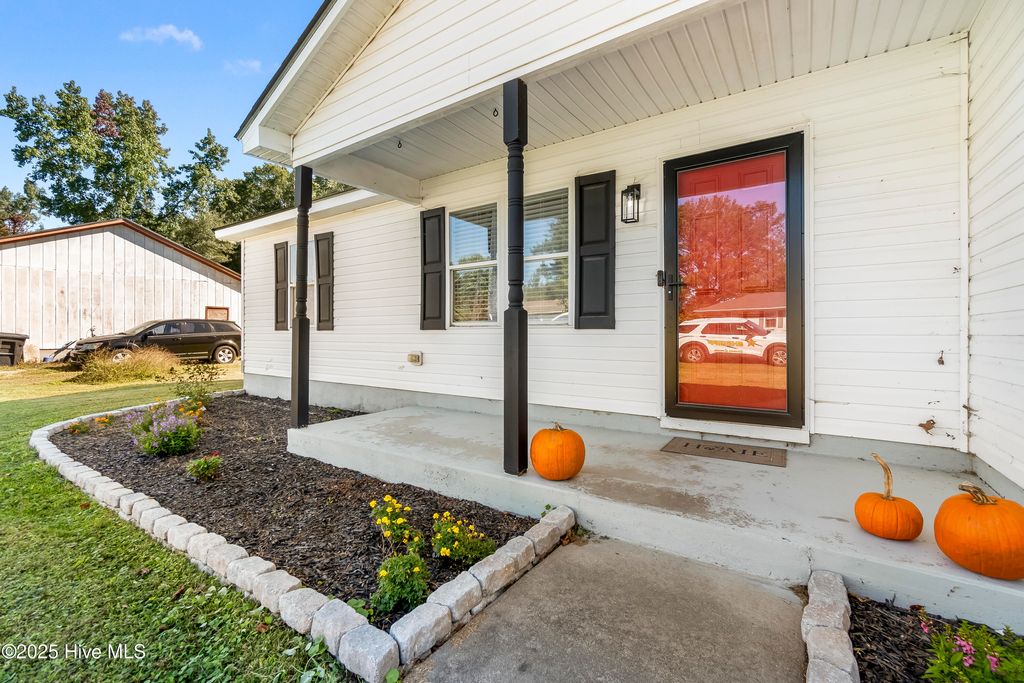Photo of 810 Briarwood Road, Elizabeth City, NC 27909 (MLS # 100536999)