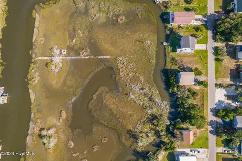 A home in Oak Island